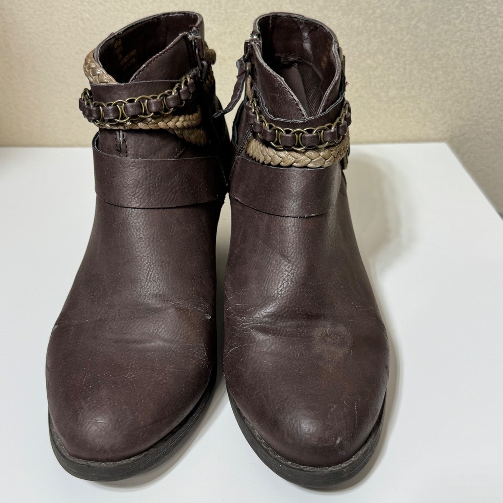 Sugar Vangel Ankle Boots Size 10M Brown Faux Leather Braided Chain Strap Booties